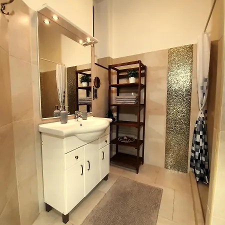 Central Gold Apartment Budapeszt Zewnętrze zdjęcie